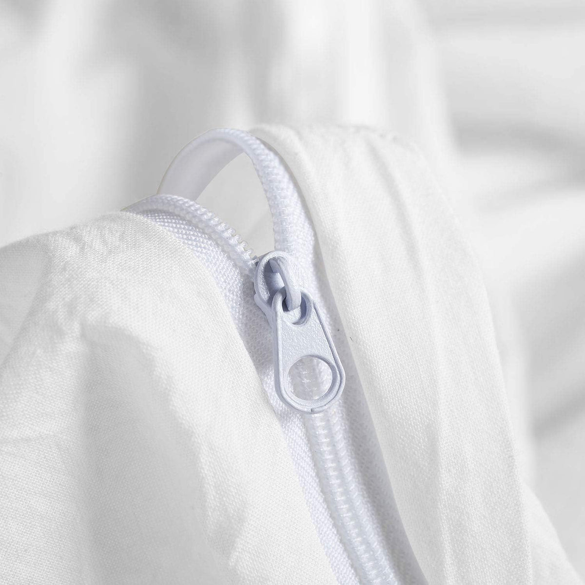 White Queen 4 Piece Microfiber Bed Sheet Set L1574