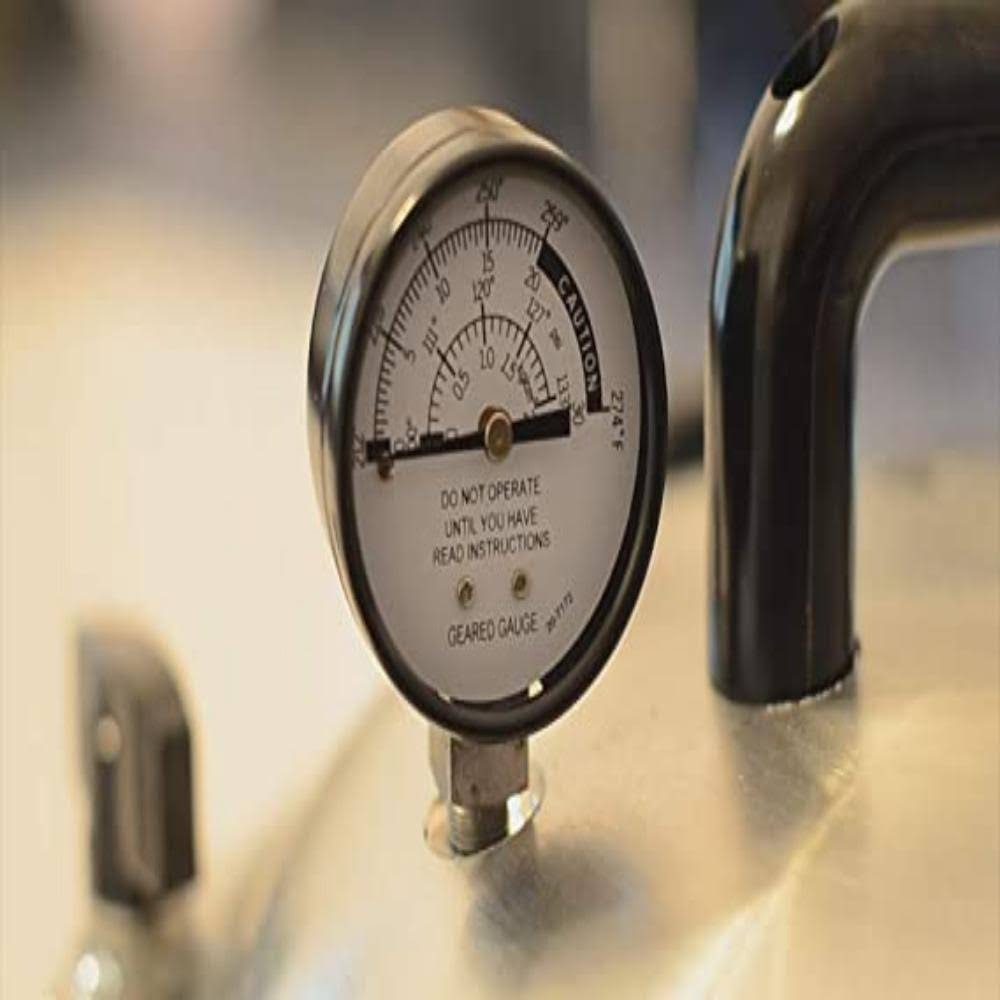 15.5 qt Pressure Cooker U8730