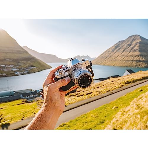 Silver Camera Body & 14-42mm Lens V246