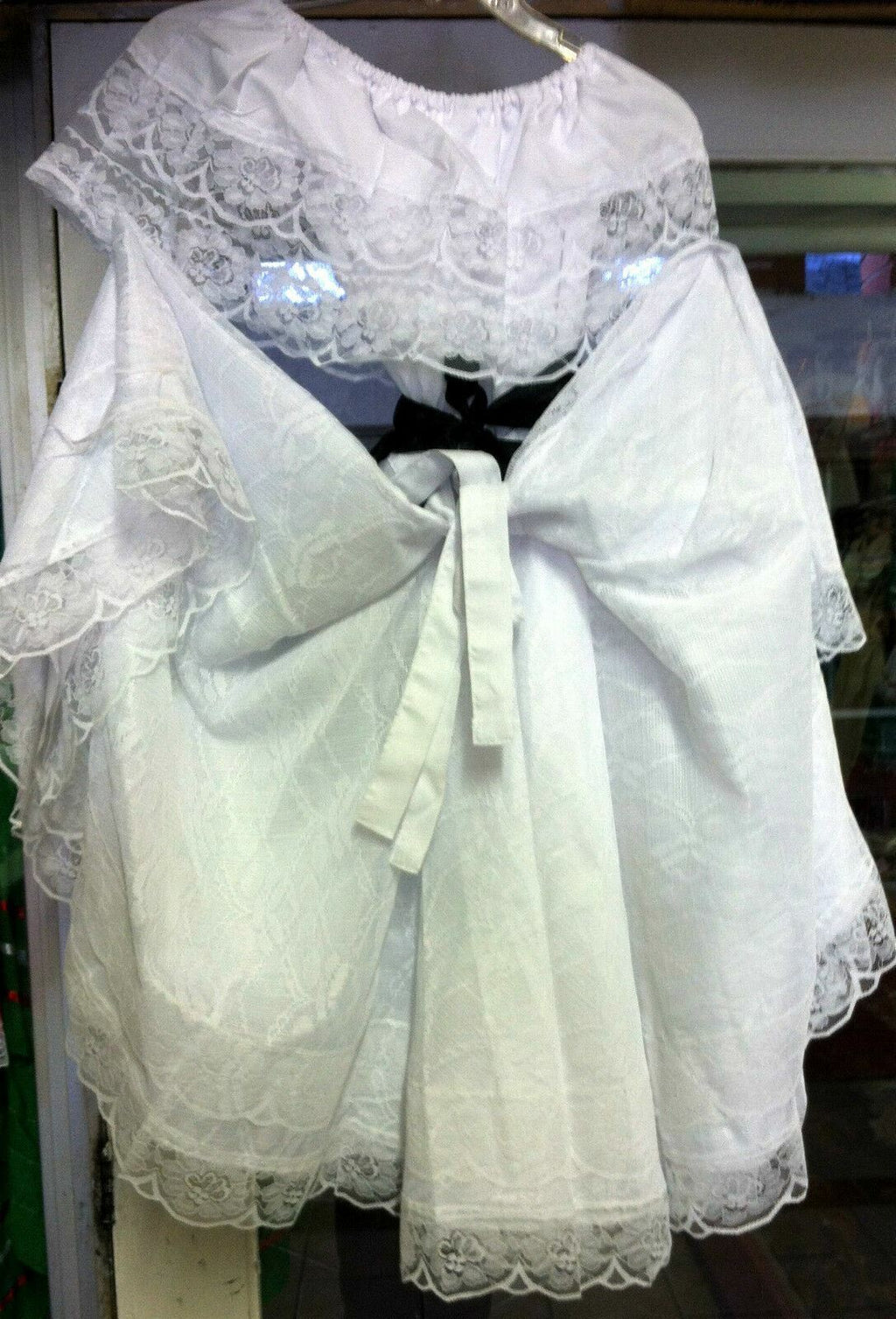 White Lace Traditional Dress Set P92582
