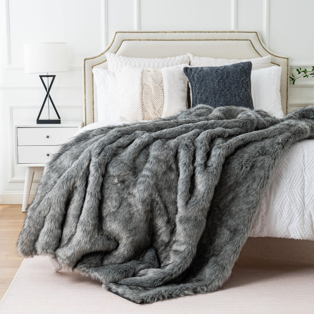 Grey 60"x80" Faux Fur Throw Blanket J95866