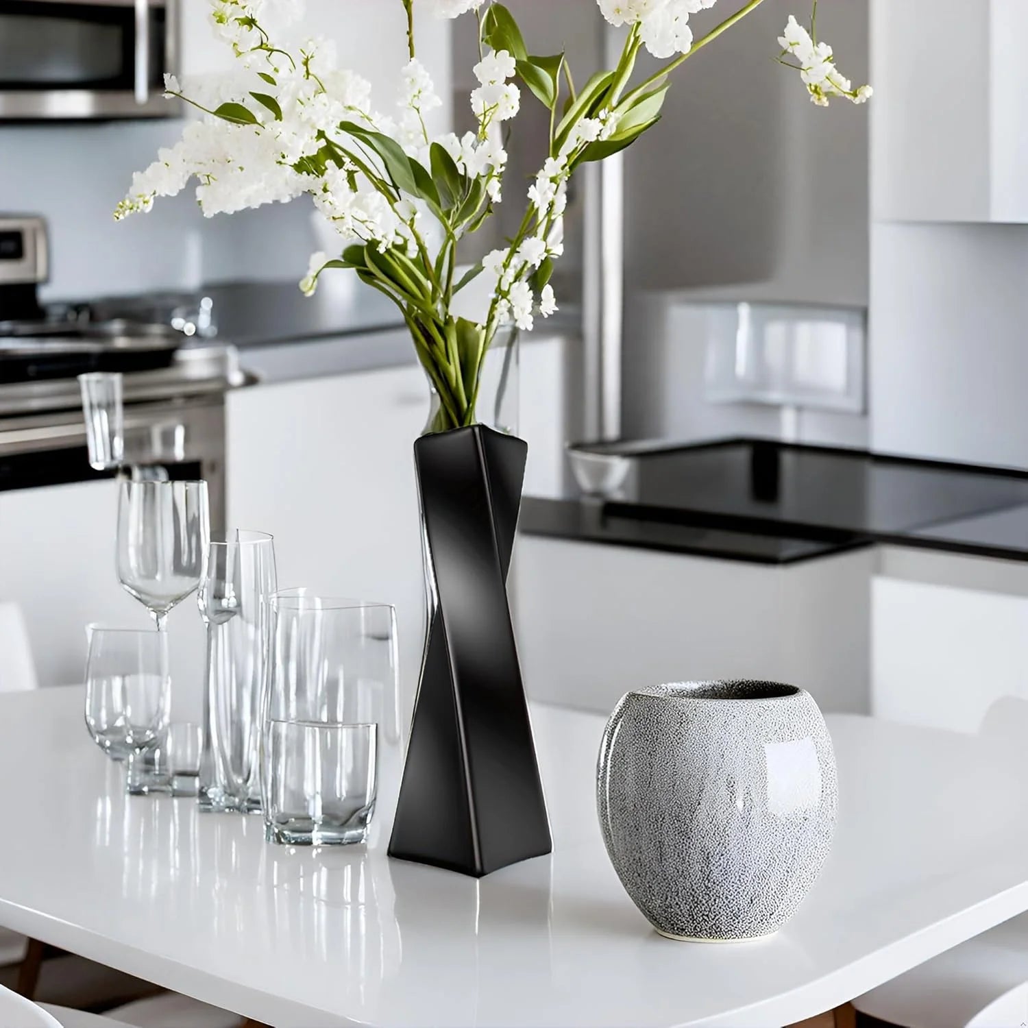 Black Ceramic Vase G592312
