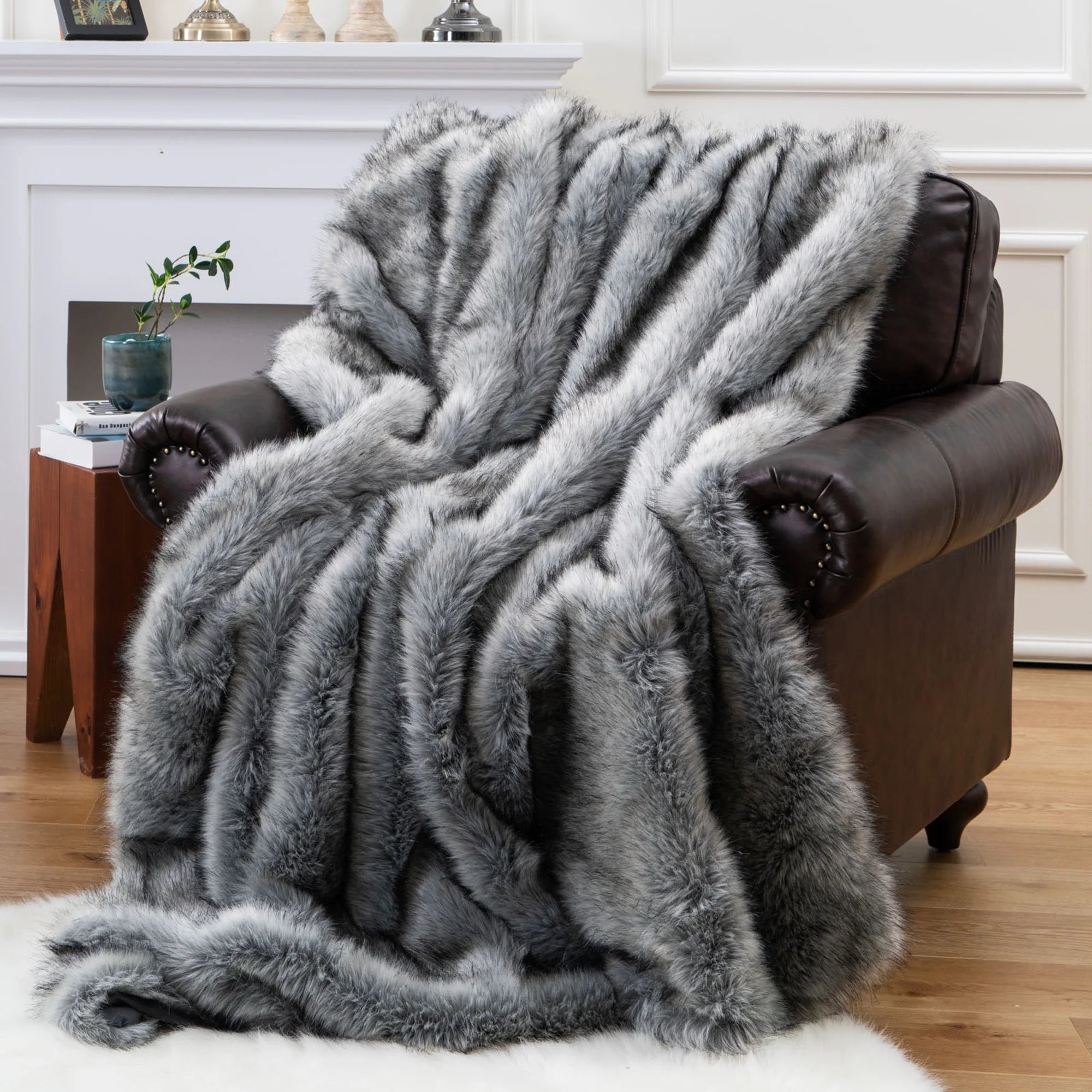Grey 60"x80" Faux Fur Throw Blanket J95866