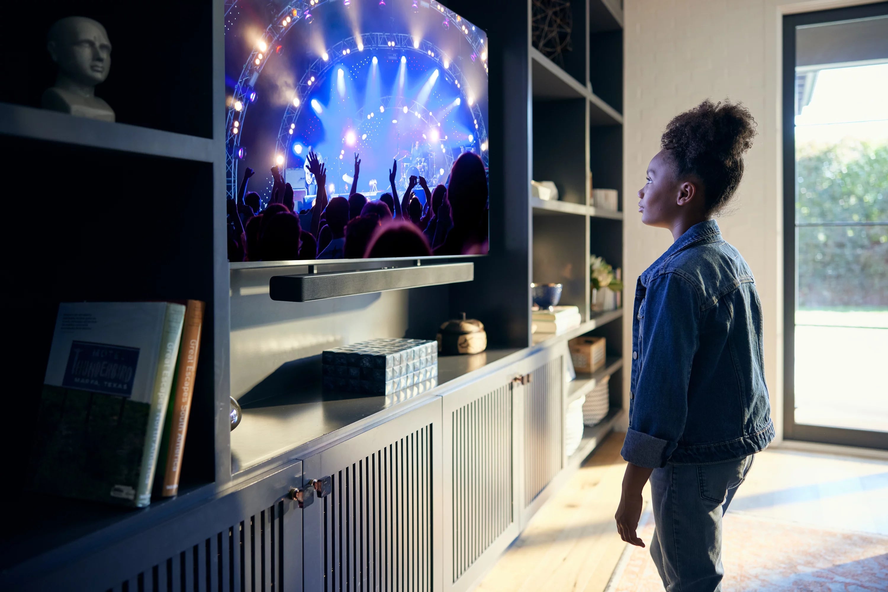 2.1 Sound Bar with Wireless Subwoofer C453141