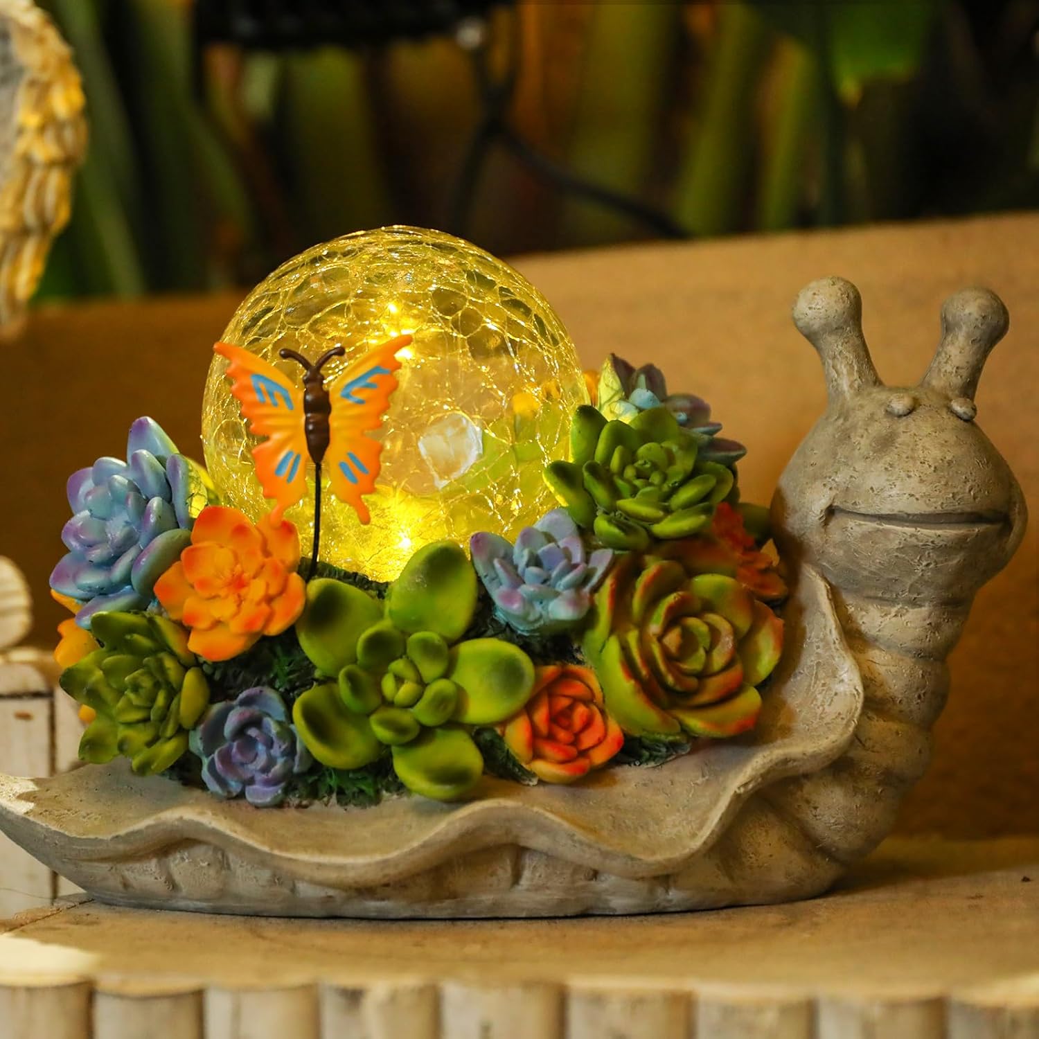 Solar Garden Snail Statue with Succulent and Solar Lights N75950