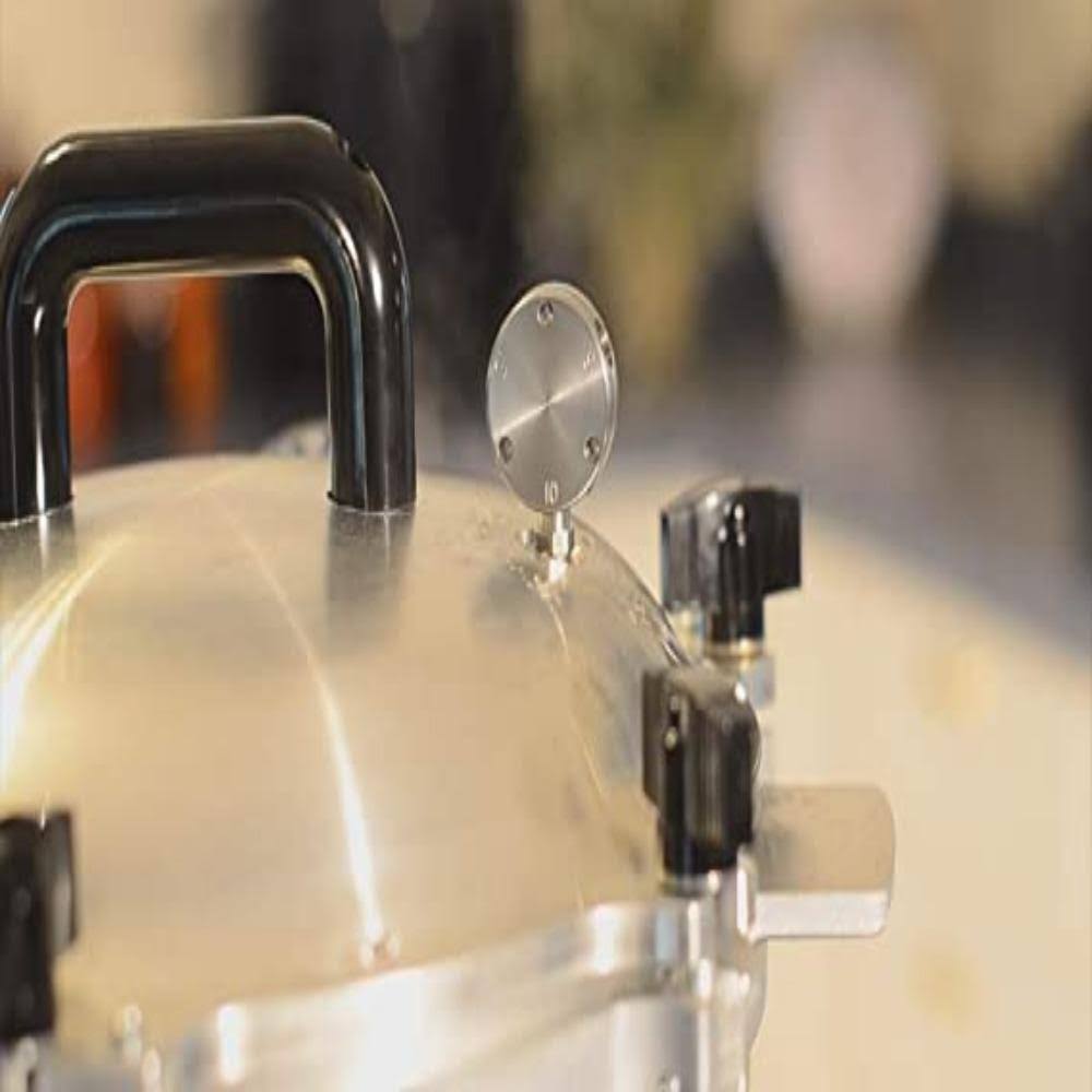 15.5 qt Pressure Cooker U8730