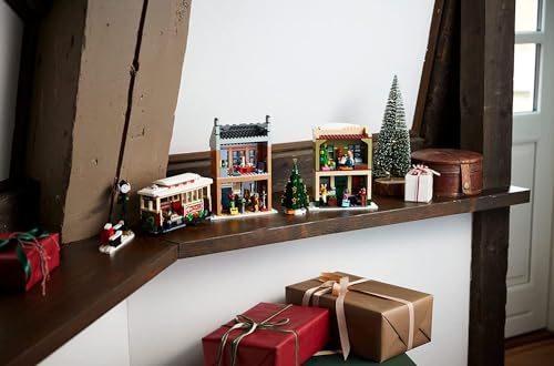 Holiday Main Street Building Set with 6 Minifigures L332547
