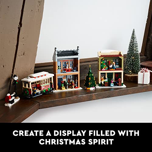 Holiday Main Street Building Set with 6 Minifigures L332547