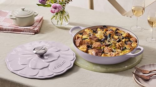 2.25qt White Enameled Cast Iron Braiser Y4761