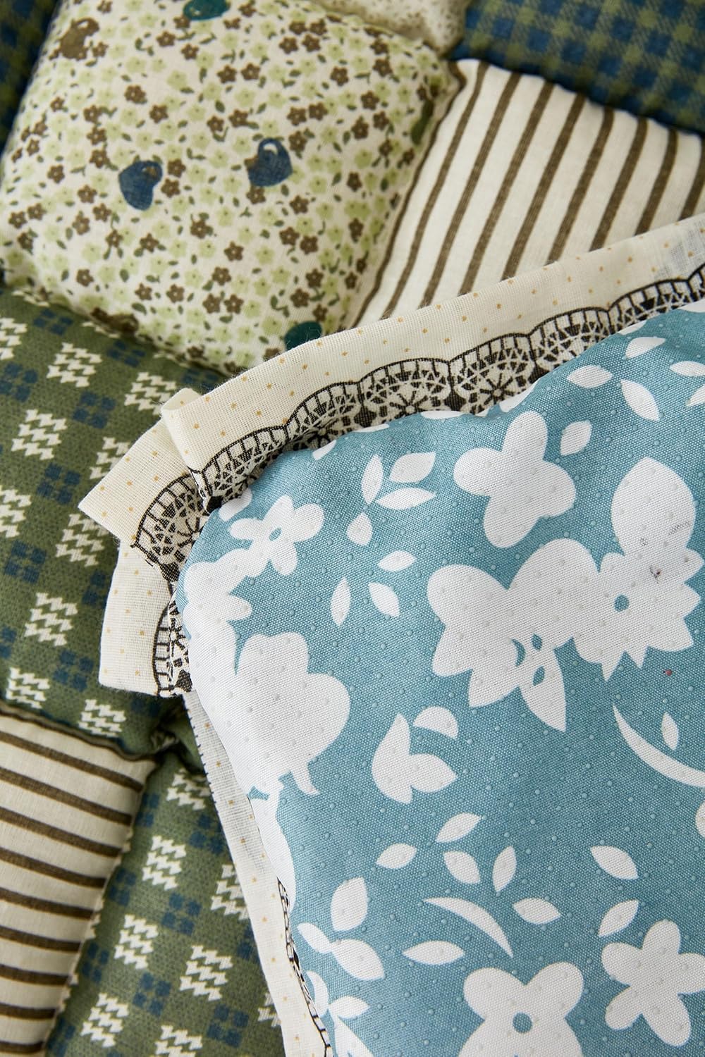Green 28"x59" Cotton Quilted Sofa Cover P825302