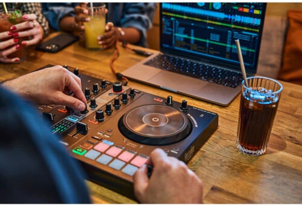 2-Deck USB DJ Controller with Audio Cable X90969