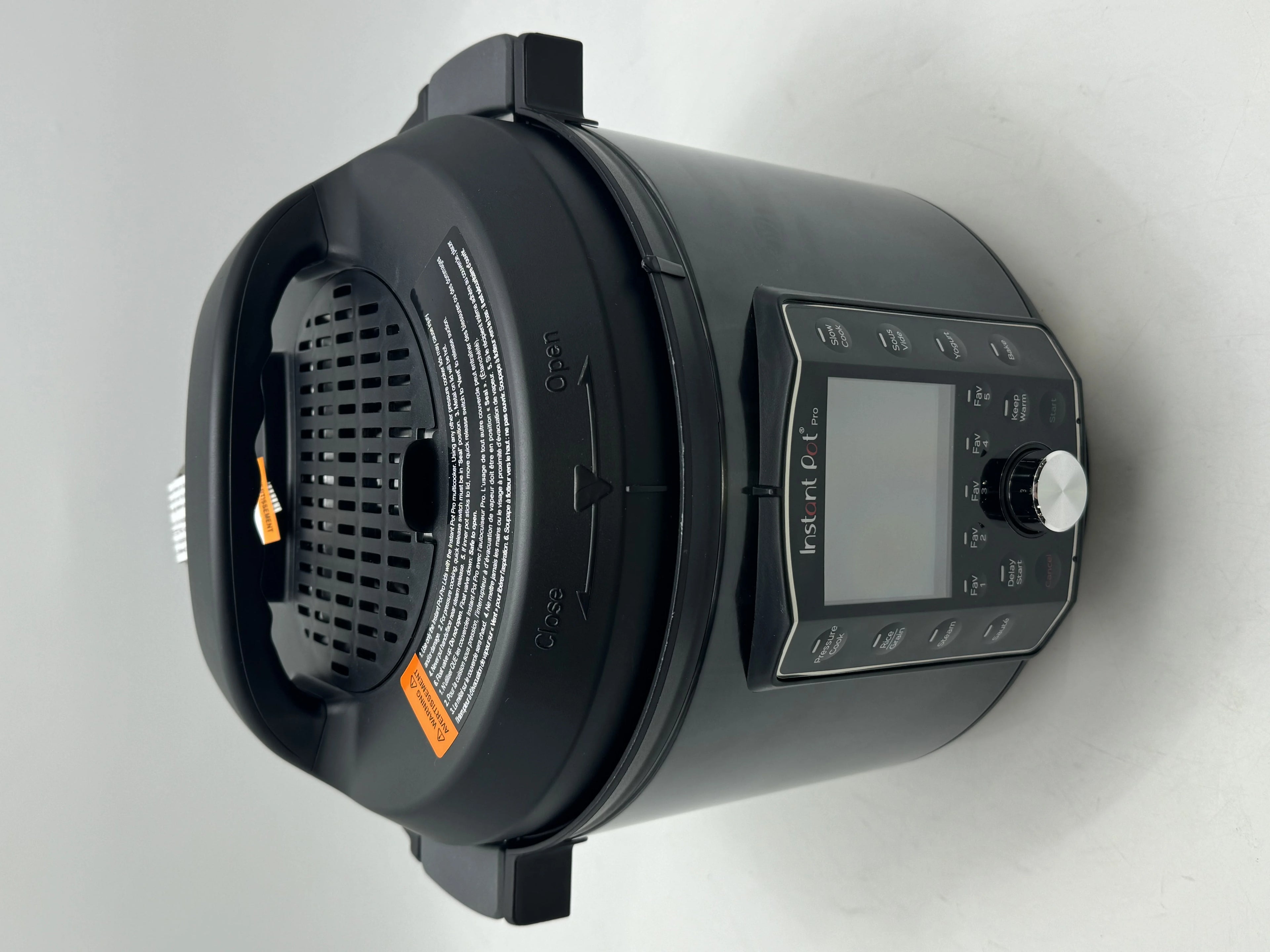 Open Box Instant Pot Pro 10-in-1 Pressure Cooker Slow Cooker 6 Quart Black M38034