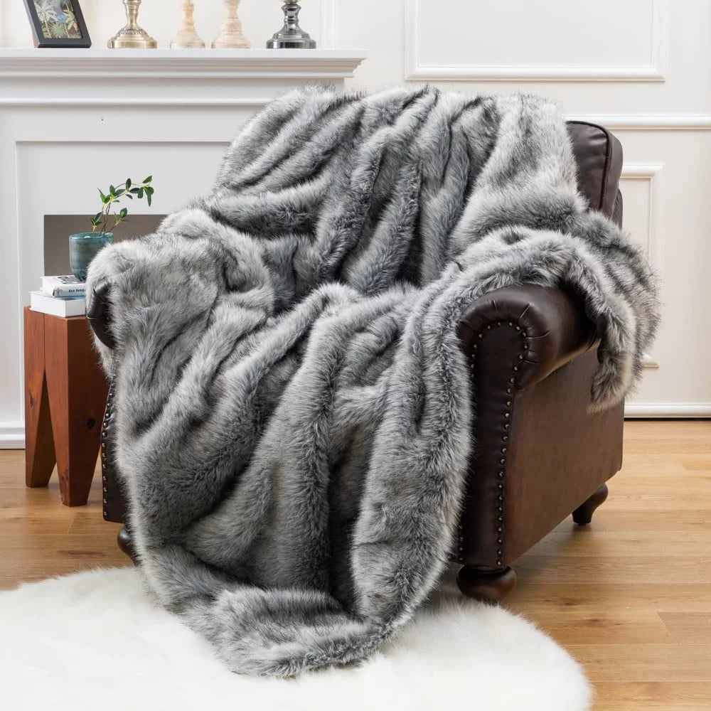 Grey 60"x80" Faux Fur Throw Blanket J95866